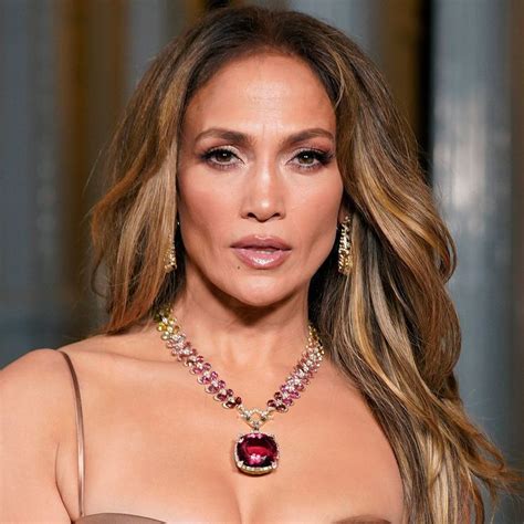 Jennifer Lopez Finally Revealed the Secret to Her Signature Eye .